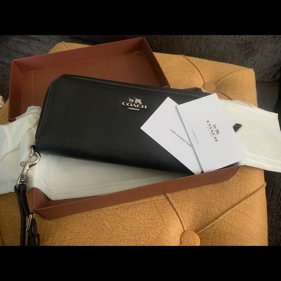 COACH® | Tabby Wallet Black Leather COACH Wallet